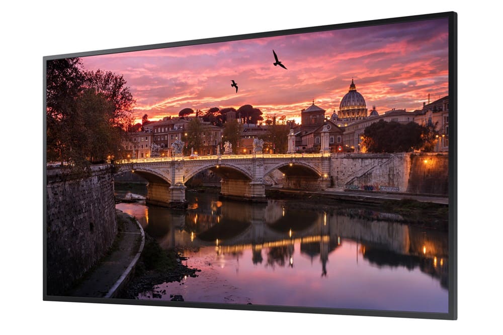 Monitor profesjonalny digital signage  Samsung__QBR_004_R-Perspective_Black.jpg